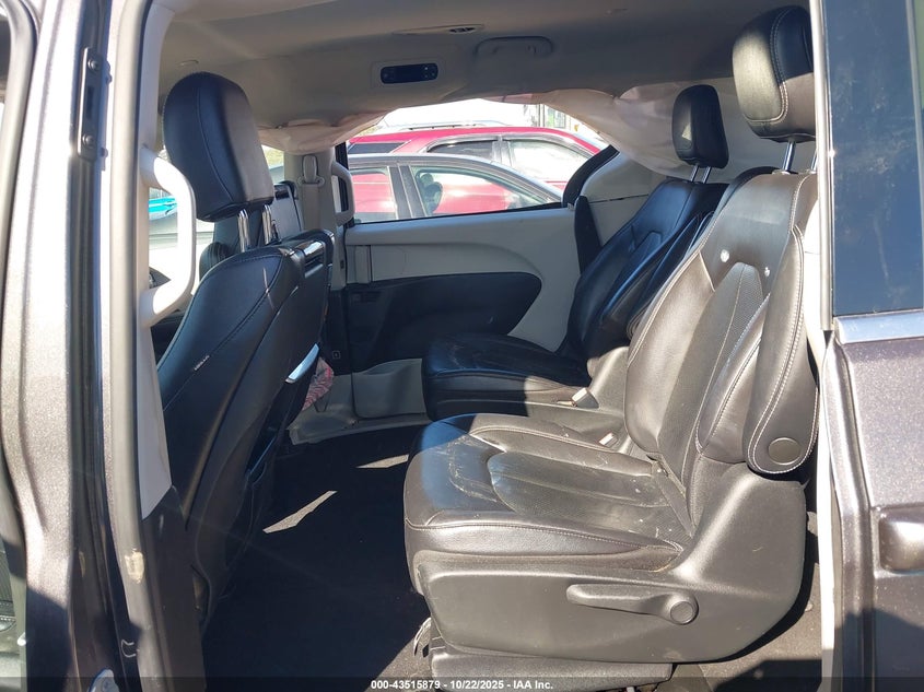 2022 Chrysler Pacifica Hybrid Touring L VIN: 2C4RC1L7XNR120947 Lot: 43515879