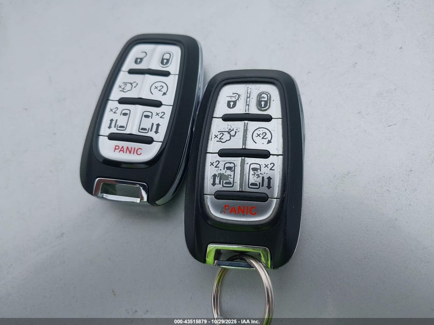 2022 Chrysler Pacifica Hybrid Touring L VIN: 2C4RC1L7XNR120947 Lot: 43515879