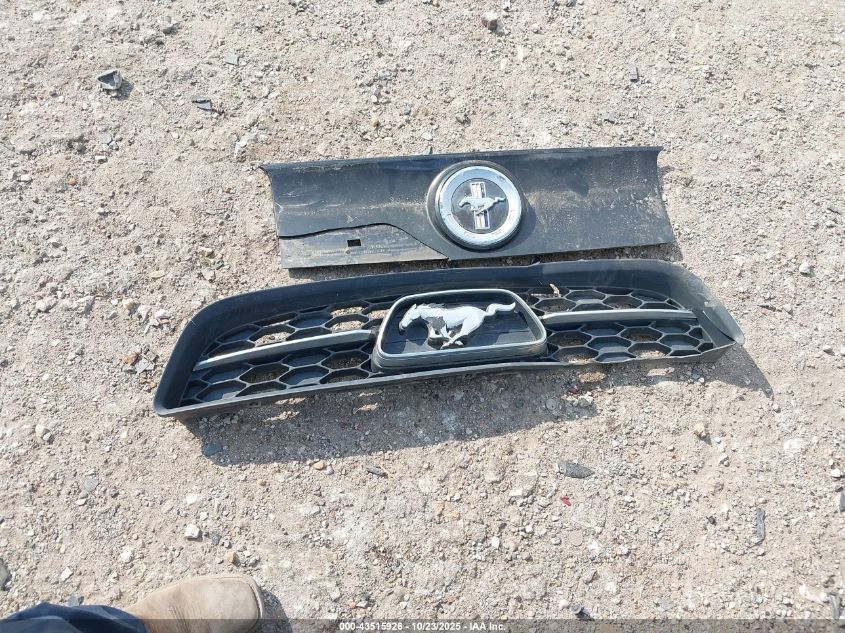 2013 Ford Mustang V6 Premium VIN: 1ZVBP8AM0D5215985 Lot: 43515926