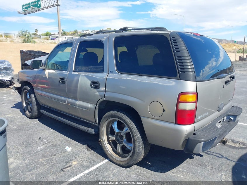 1GNEC13T8YJ181385 2000 CHEVROLET TAHOE photo no. 3