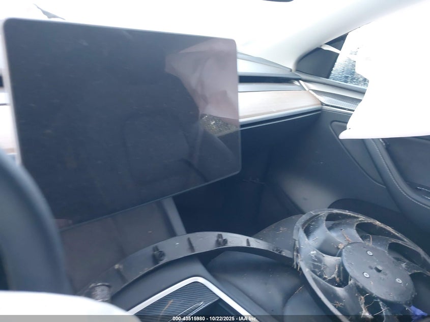 2023 Tesla Model Y Awd/Long Range Dual Motor All-Wheel Drive VIN: 7SAYGAEE1PF914992 Lot: 43515980