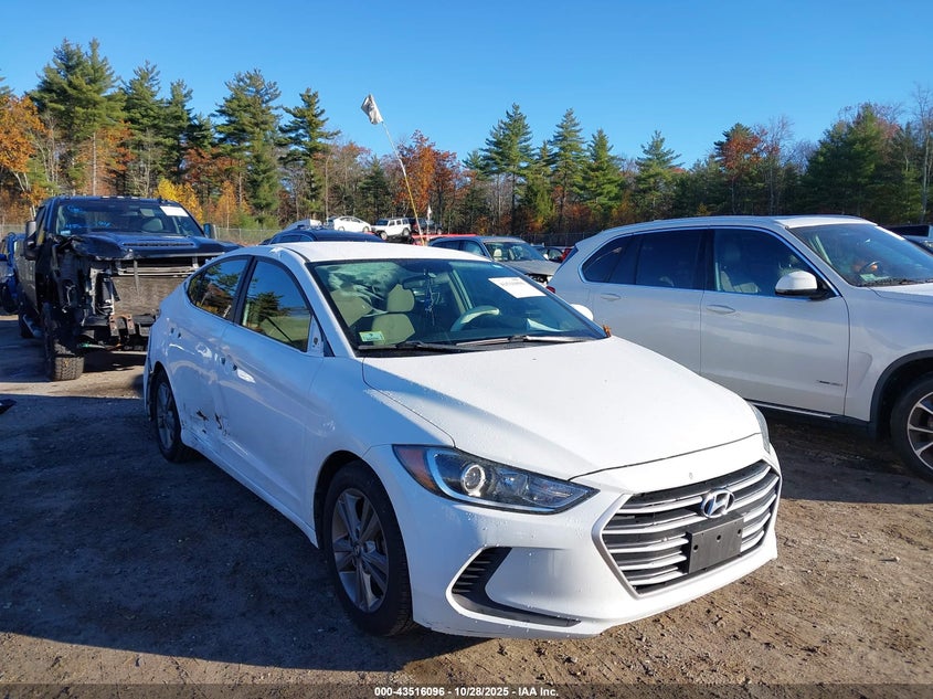 HYUNDAI ELANTRA SE