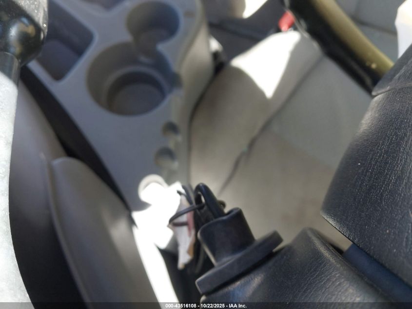 2001 Ford E-350 Super Duty Xl/Xlt VIN: 1FBSS31L41HA75854 Lot: 43516108