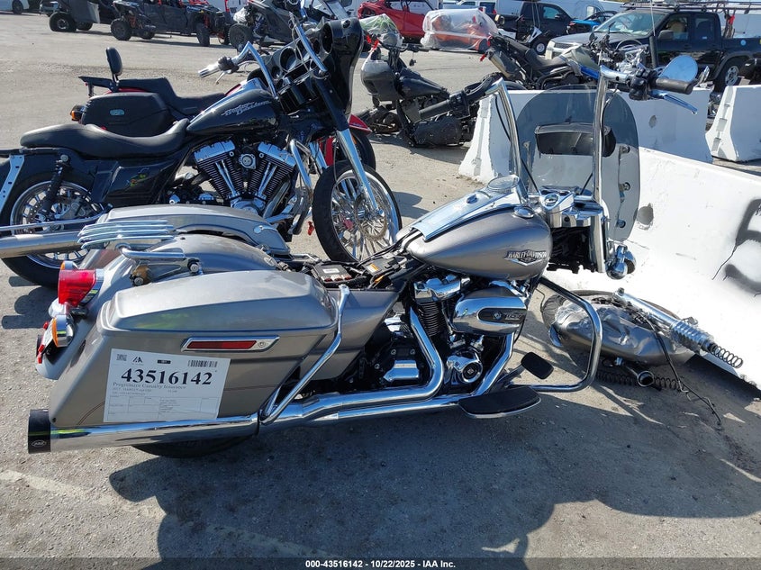 2017 Harley-Davidson Flhr Road King VIN: 1HD1FBC34HB619414 Lot: 43516142