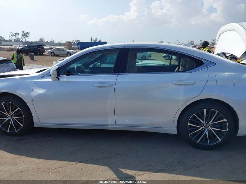 2025 LEXUS ES 300H 58ADA1C11SU064234