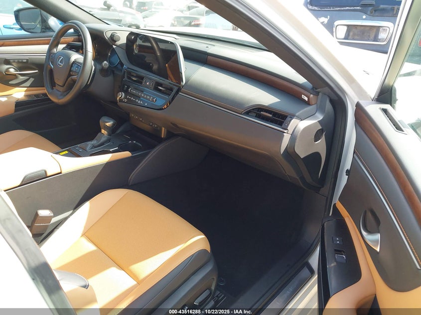 2025 LEXUS ES 300H 58ADA1C11SU064234
