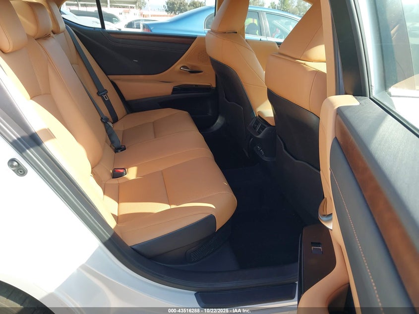 2025 LEXUS ES 300H 58ADA1C11SU064234