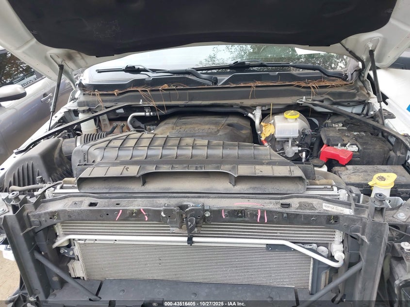 2022 Ram 3500 Tradesman 4X4 8' Box VIN: 3C63R3GJXNG188989 Lot: 43516405