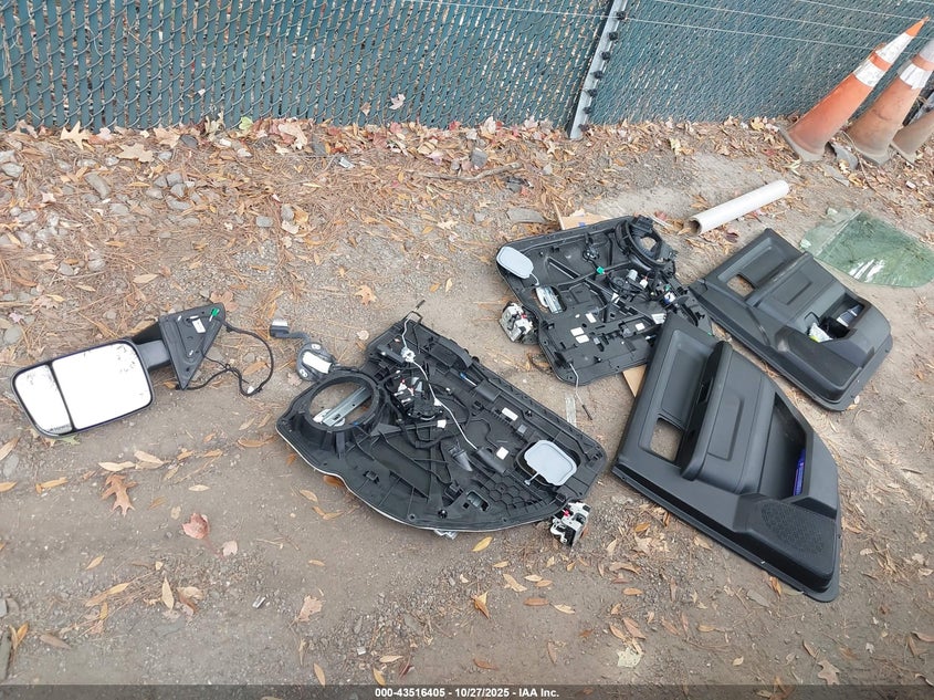 2022 Ram 3500 Tradesman 4X4 8' Box VIN: 3C63R3GJXNG188989 Lot: 43516405