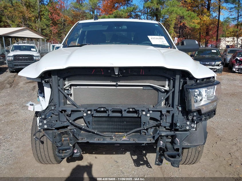 2022 Ram 3500 Tradesman 4X4 8' Box VIN: 3C63R3GJXNG188989 Lot: 43516405