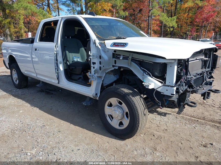 3C63R3GJXNG188989 2022 Ram 3500 Tradesman 4X4 8' Box auction photo 1