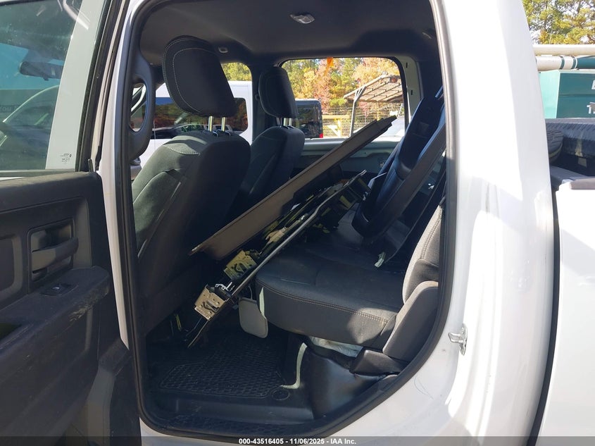 2022 Ram 3500 Tradesman 4X4 8' Box VIN: 3C63R3GJXNG188989 Lot: 43516405