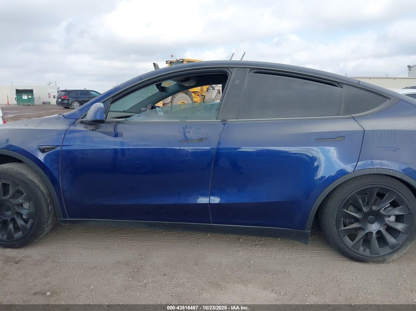 2023 Tesla Model Y Awd/Long Range Dual Motor All-Wheel Drive VIN: 7SAYGDEE5PA161076 Lot: 43516467