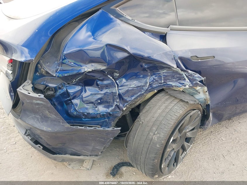 2023 Tesla Model Y Awd/Long Range Dual Motor All-Wheel Drive VIN: 7SAYGDEE5PA161076 Lot: 43516467