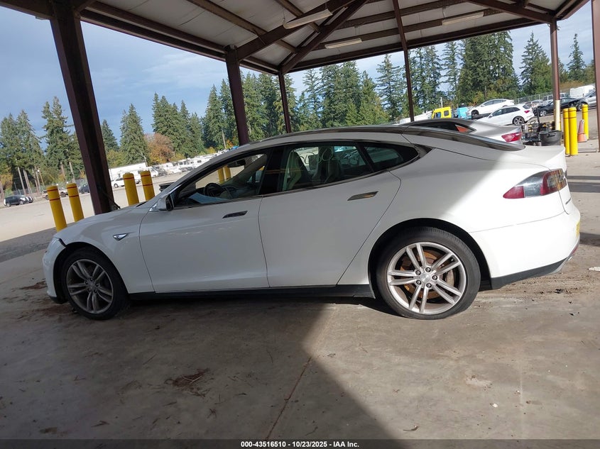 2013 Tesla Model S Performance VIN: 5YJSA1CP6DFP23377 Lot: 43516510