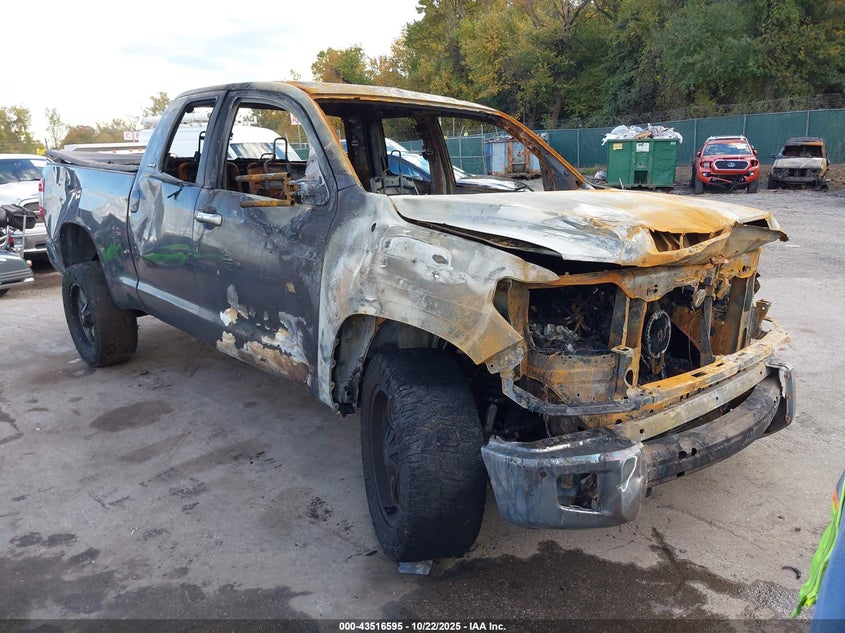 TOYOTA TUNDRA LIMITED 5.7L V8