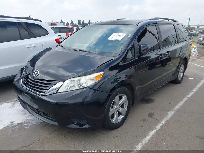 2017 TOYOTA SIENNA LE 8 PASSENGER 5TDKZ3DC1HS785058