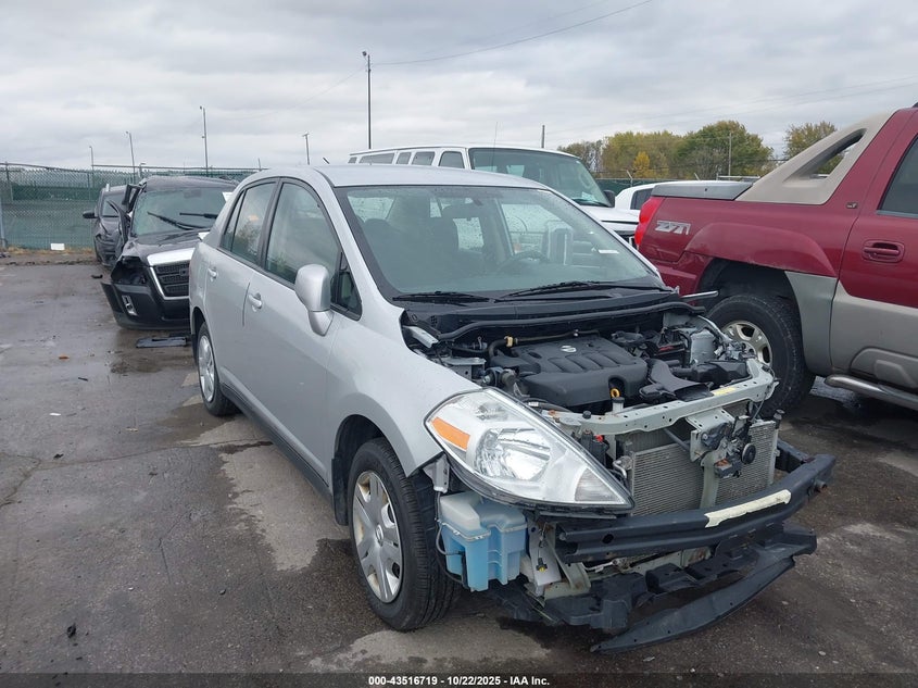 NISSAN VERSA 1.8S