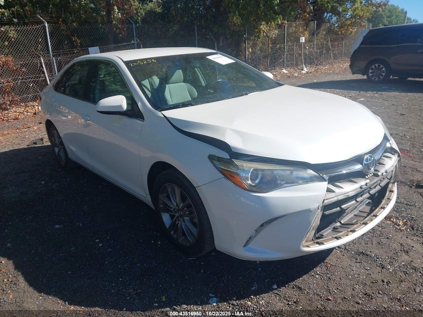 TOYOTA CAMRY SE