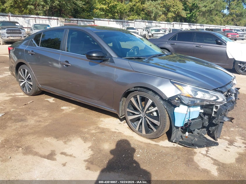 NISSAN ALTIMA SR FWD