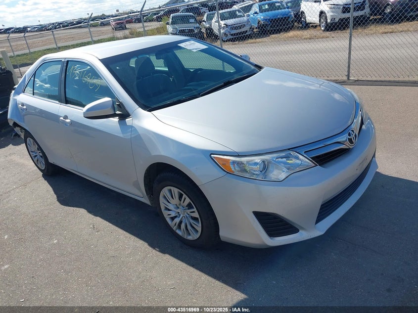 TOYOTA CAMRY LE