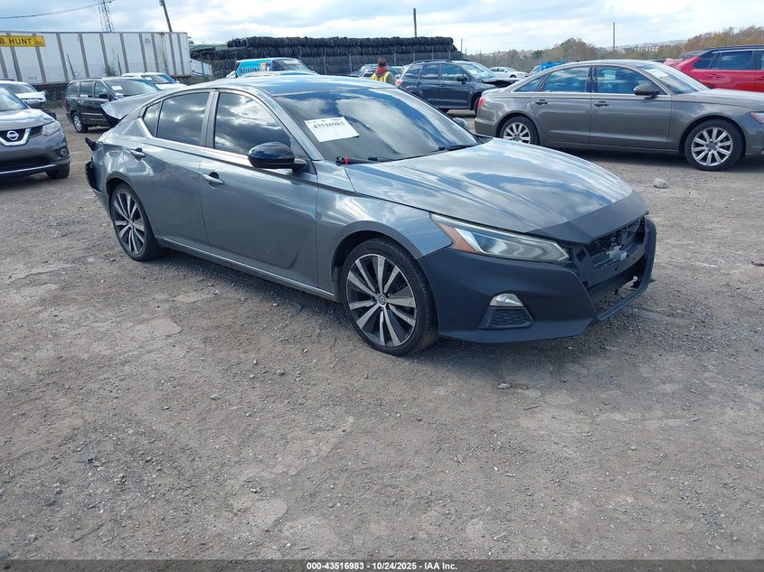 NISSAN ALTIMA SR FWD