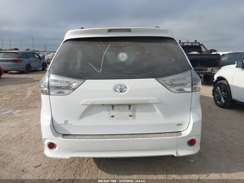 2017 TOYOTA SIENNA SE 8 PASSENGER 5TDXZ3DC7HS771462