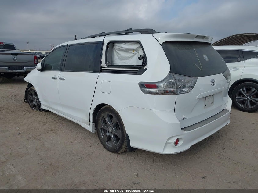 2017 TOYOTA SIENNA SE 8 PASSENGER 5TDXZ3DC7HS771462
