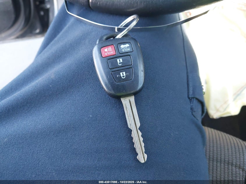 2018 TOYOTA COROLLA SE 2T1BURHEXJC023083