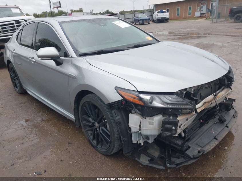 TOYOTA CAMRY HYBRID XSE HYBRID