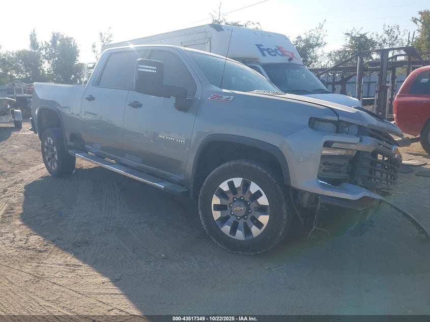 CHEVROLET SILVERADO 2500 4WD STANDARD BED CUSTOM