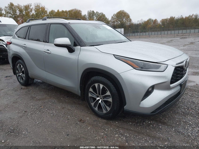 TOYOTA HIGHLANDER XLE