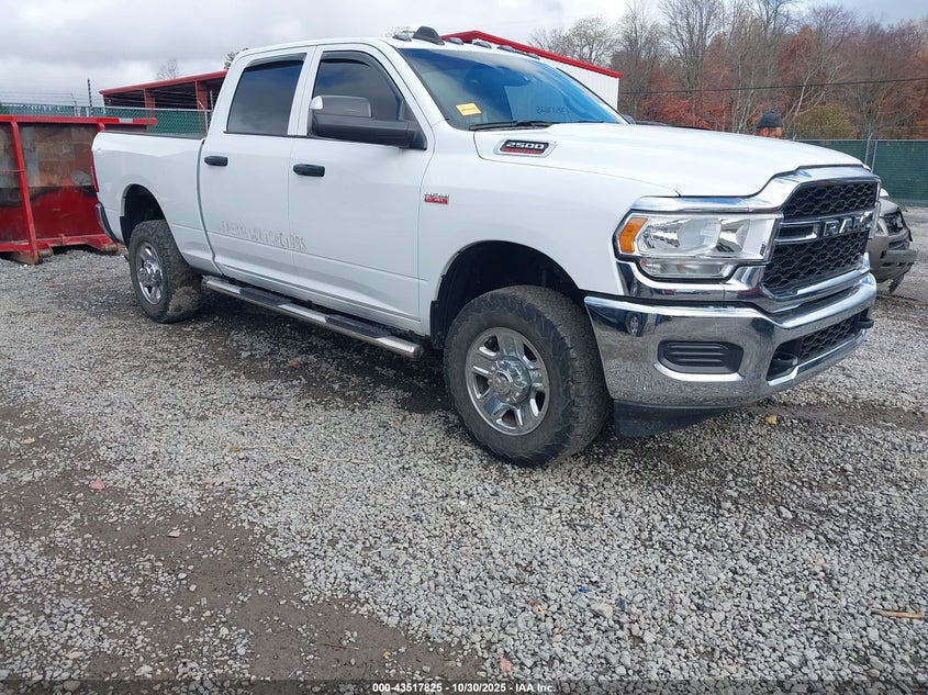 RAM 2500 TRADESMAN 4X4 6 4 BOX
