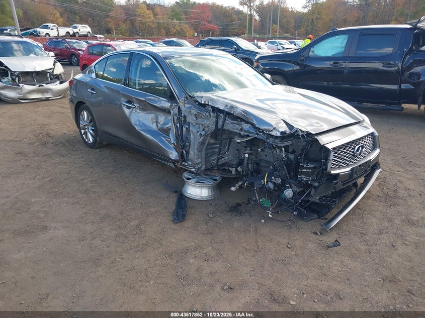INFINITI Q50 LUXE AWD