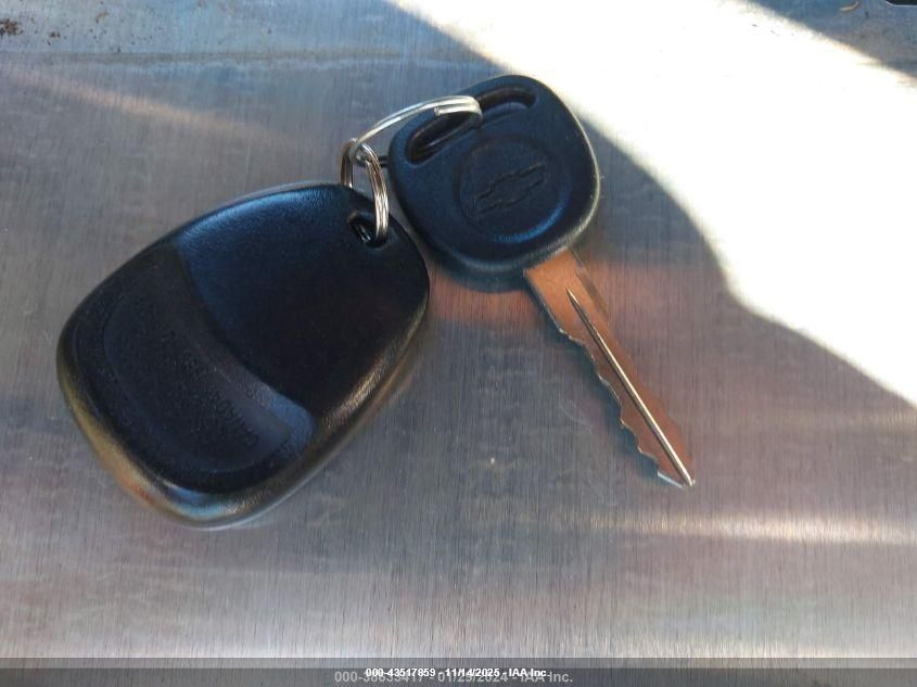 2000 Chevrolet Blazer Lt VIN: 1GNDT13W9Y2381899 Lot: 43517859