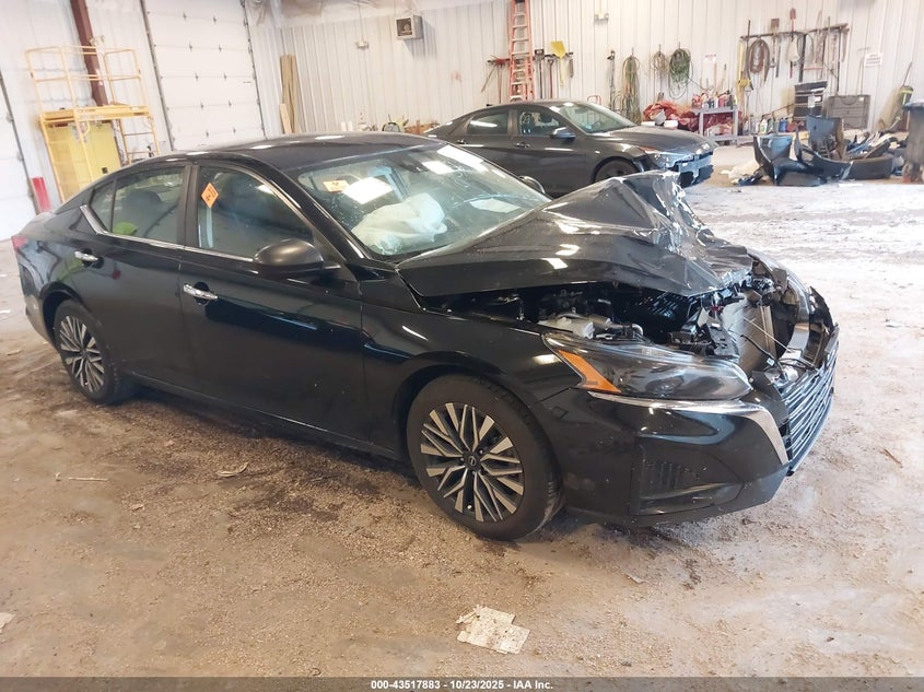 NISSAN ALTIMA SV FWD