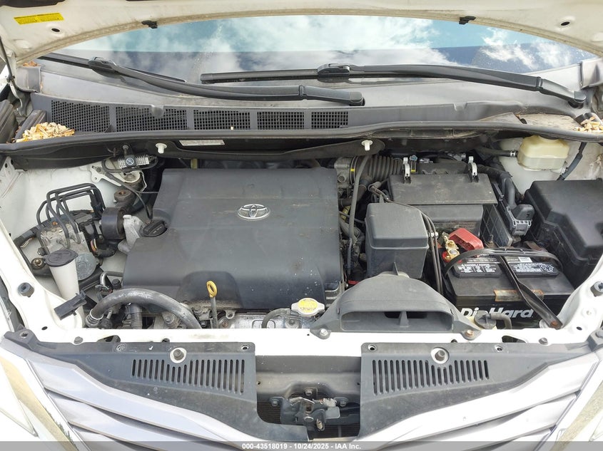 2016 TOYOTA SIENNA XLE PREMIUM 8 PASSENGER 5TDYK3DC8GS750997