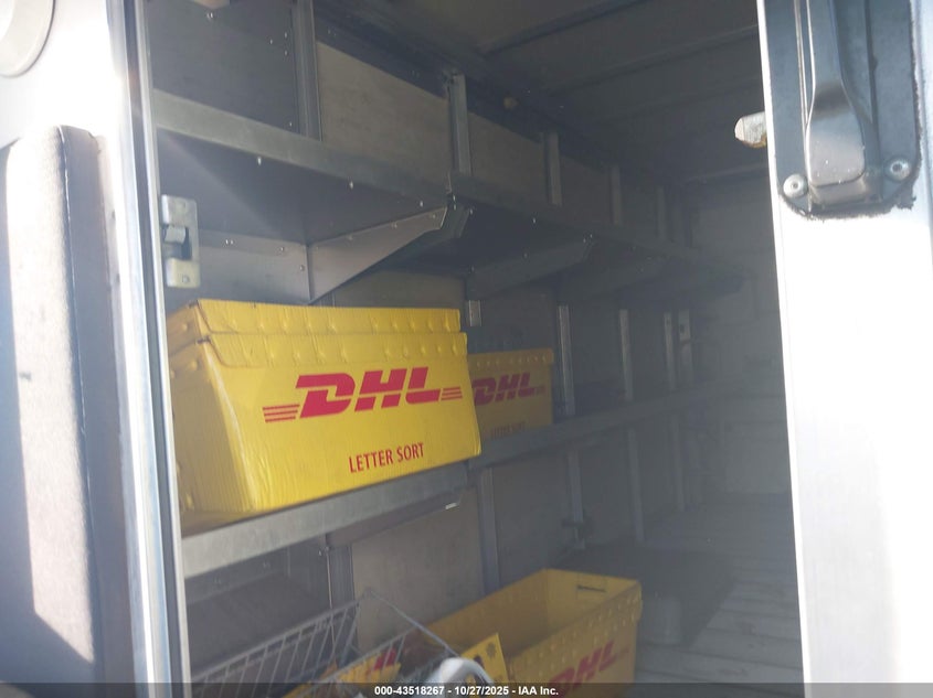 2017 Isuzu Reach VIN: JALB4T17XH7W00522 Lot: 43518267