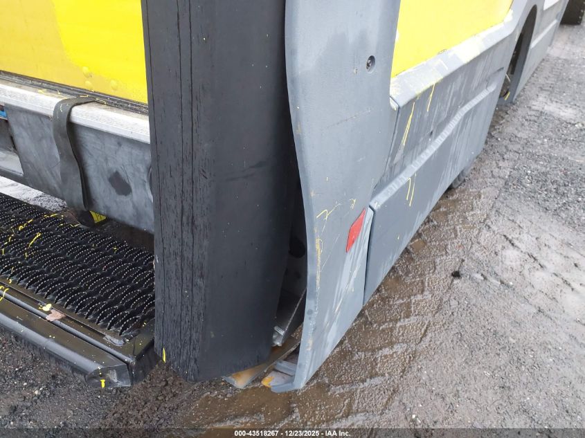 2017 Isuzu Reach VIN: JALB4T17XH7W00522 Lot: 43518267