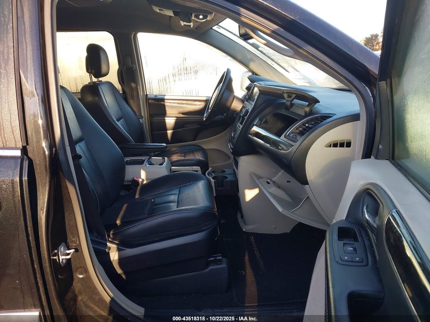 2C4RC1BG5GR165332 2016 CHRYSLER TOWN & COUNTRY photo no. 5