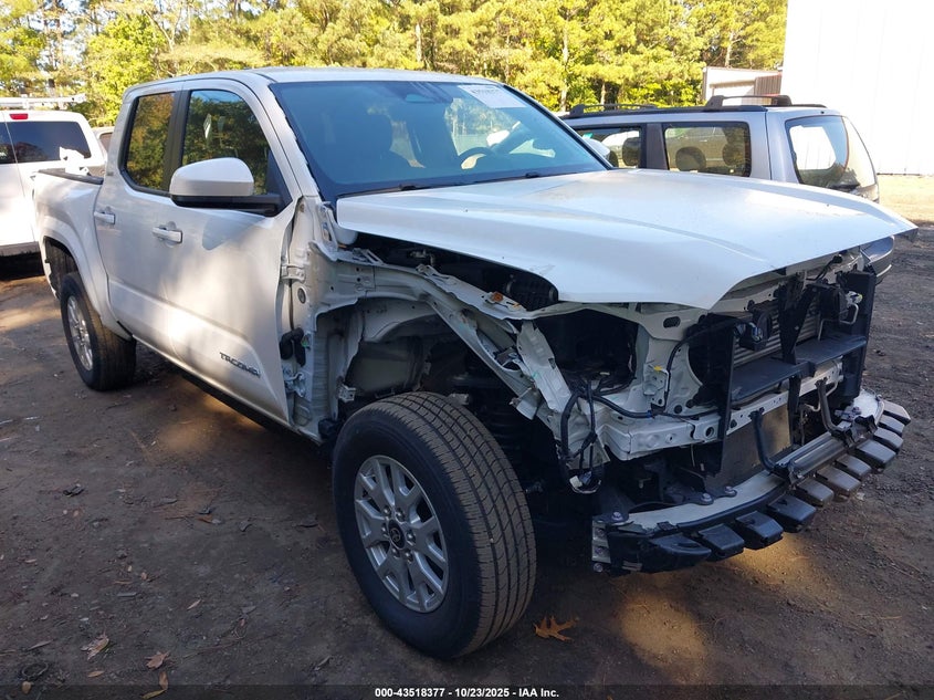 TOYOTA TACOMA SR5 4WD