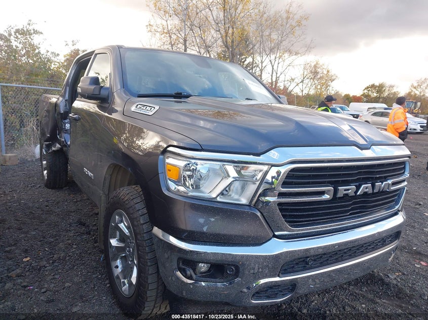 RAM 1500 BIG HORN 4X4 5 7 BOX