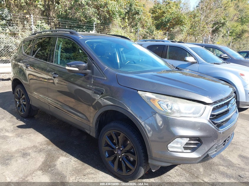 FORD ESCAPE TITANIUM