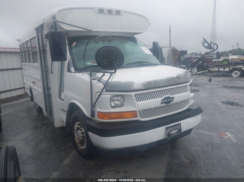 2004 Chevrolet Express Cutaway white other gasoline 1GBHG31V641189641 photo #1