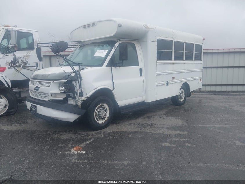 2004 Chevrolet Express Cutaway white other gasoline 1GBHG31V641189641 photo #3