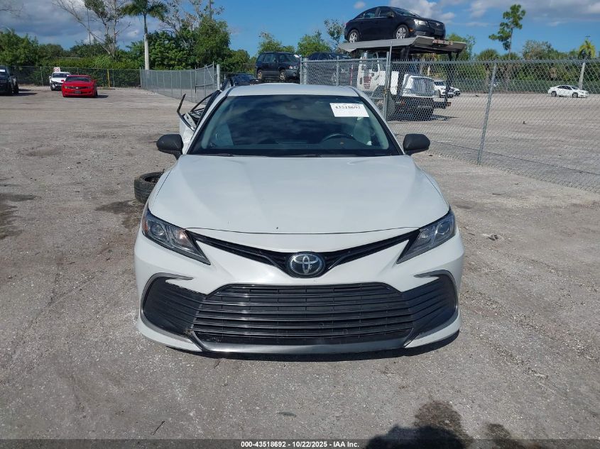 2022 TOYOTA CAMRY LE 4T1C11AK5NU045575