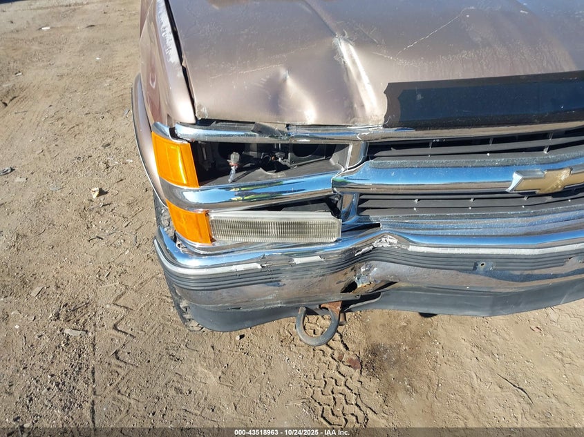 1995 Chevrolet Tahoe K1500 VIN: 1GNEK18K4SJ303069 Lot: 43518963