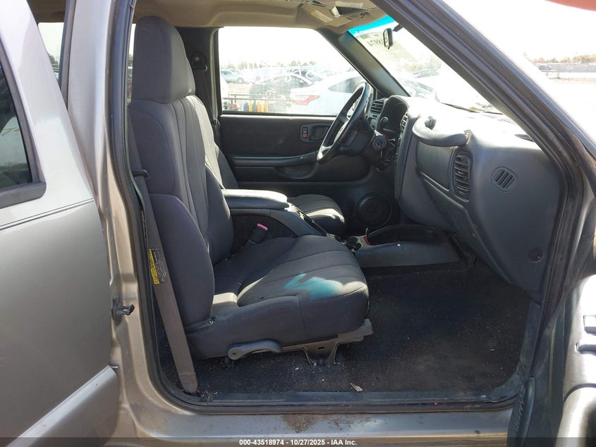 1GCDT13X04K109396 2004 CHEVROLET S-10 PICKUP photo no. 5