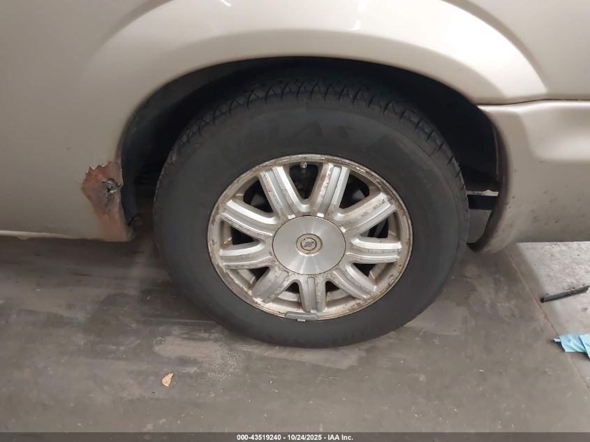 2005 Chrysler Town & Country Touring VIN: 2C4GP54L45R328496 Lot: 43519240