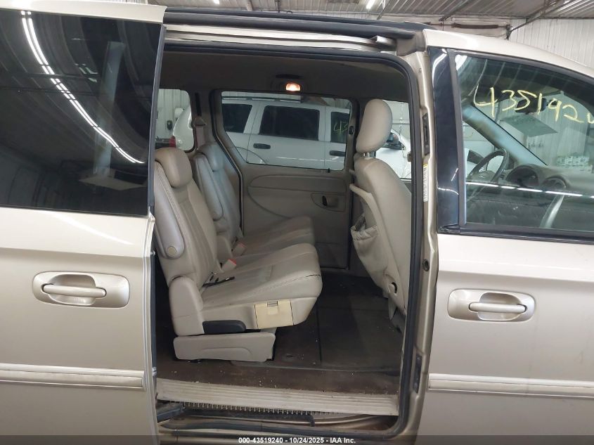 2005 Chrysler Town & Country Touring VIN: 2C4GP54L45R328496 Lot: 43519240